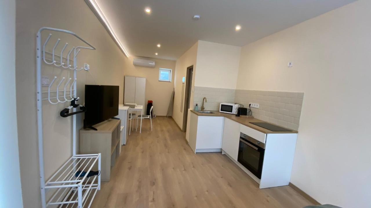 Night & Flight Airport Apartman Vecsés Kültér fotó